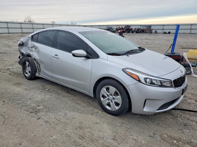 Photo 4 from auction – 2017 KIA FORTE with VIN 3KPFL4A74HE066882