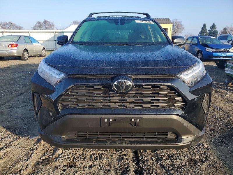Photo 5 from auction – 2025 TOYOTA RAV4 XLE with VIN JTMRWRFV5SD299929