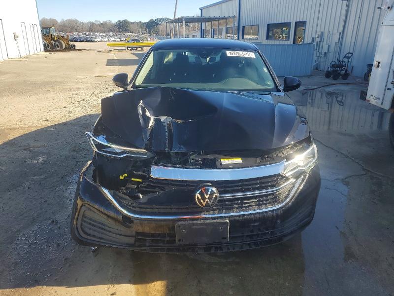 Photo 5 from auction – 2024 VOLKSWAGEN JETTA with VIN 3VW5M7BU6RM048211