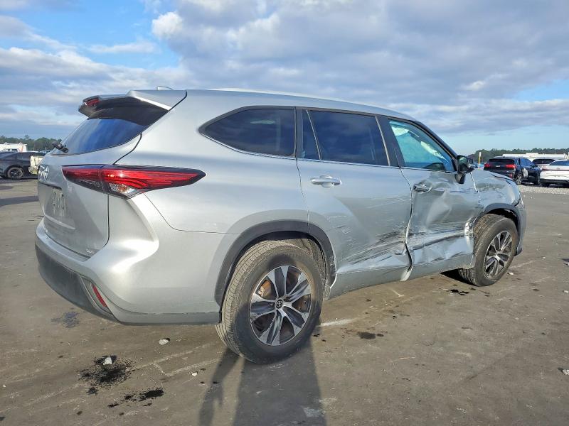 Photo 3 from auction – 2023 TOYOTA HIGHLANDER with VIN 5TDKDRAH8PS511081