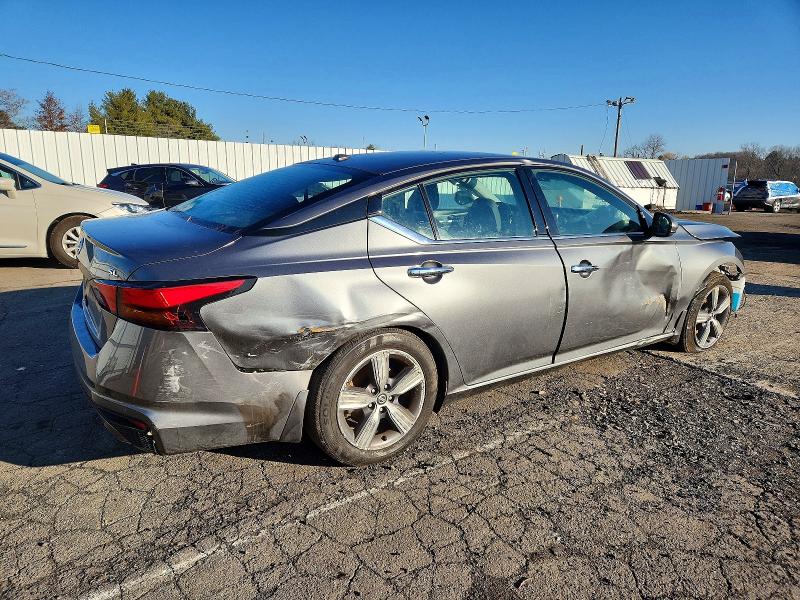 Photo 3 from auction – 2019 NISSAN ALTIMA with VIN 1N4BL4EV4KC102629