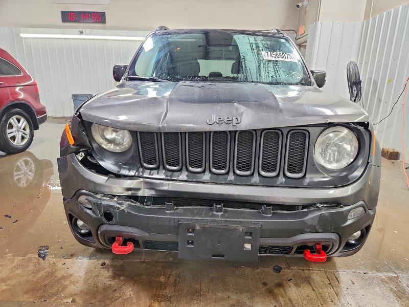 Photo 5 from auction – 2017 JEEP RENEGADE with VIN ZACCJBCB8HPF64987
