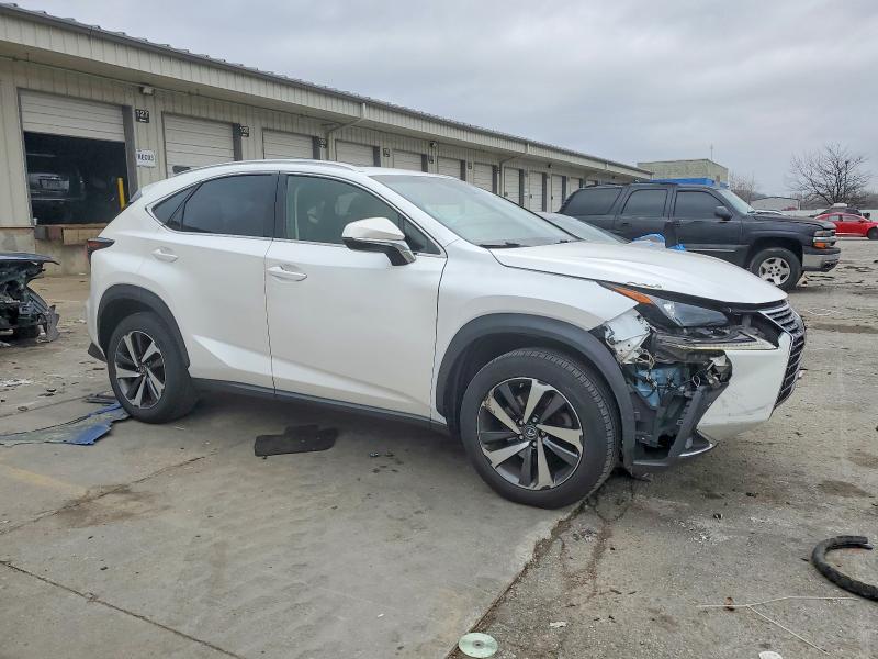 Photo 4 from auction – 2018 LEXUS NX 300 BAS with VIN JTJBARBZ5J2159590
