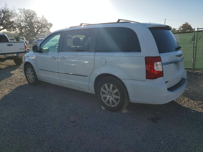 Photo 2 from auction – 2016 CHRYSLER TOWN AND C with VIN 2C4RC1BG9GR205685