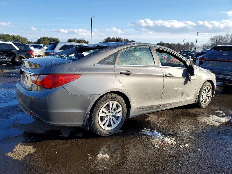 Photo 3 from auction – 2011 HYUNDAI SONATA GLS with VIN 5NPEB4AC7BH107438