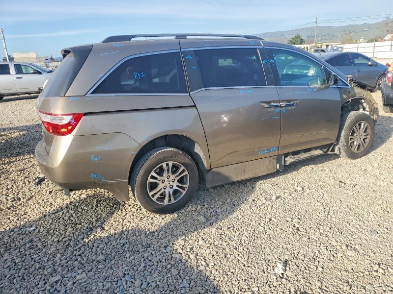 Photo 3 from auction – 2013 HONDA ODYSSEY with VIN 5FNRL5H4XDB069935