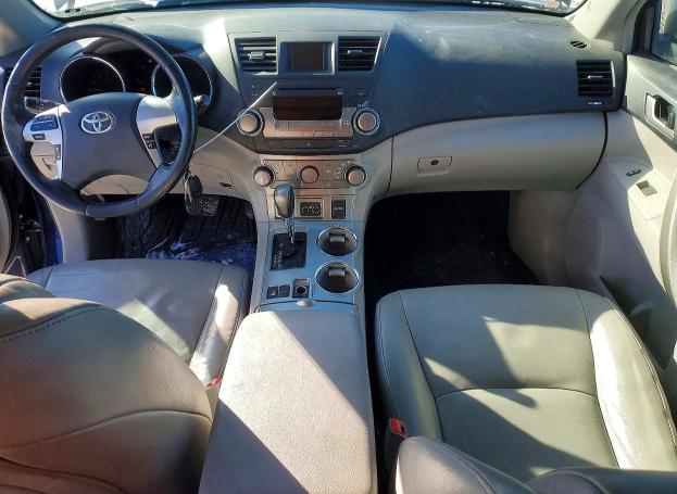 Photo 8 from auction – 2012 TOYOTA HIGHLANDER with VIN 5TDBK3EH4CS138211