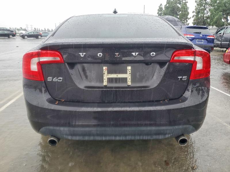 Photo 6 from auction – 2013 VOLVO S60 with VIN YV1612FS5D2201750