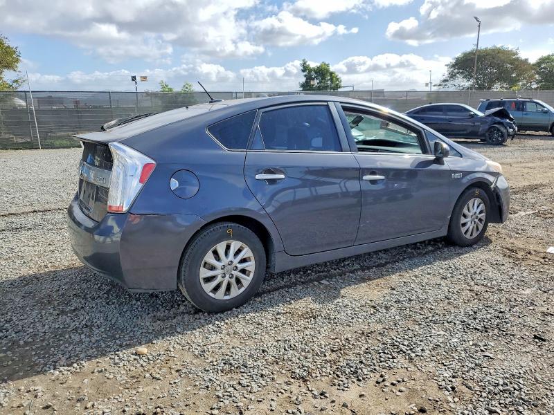 Photo 3 from auction – 2014 TOYOTA PRIUS PLUG-IN with VIN JTDKN3DP2E3063366