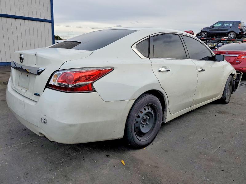 Photo 3 from auction – 2014 NISSAN ALTIMA 2.5 with VIN 1N4AL3AP2EN381844
