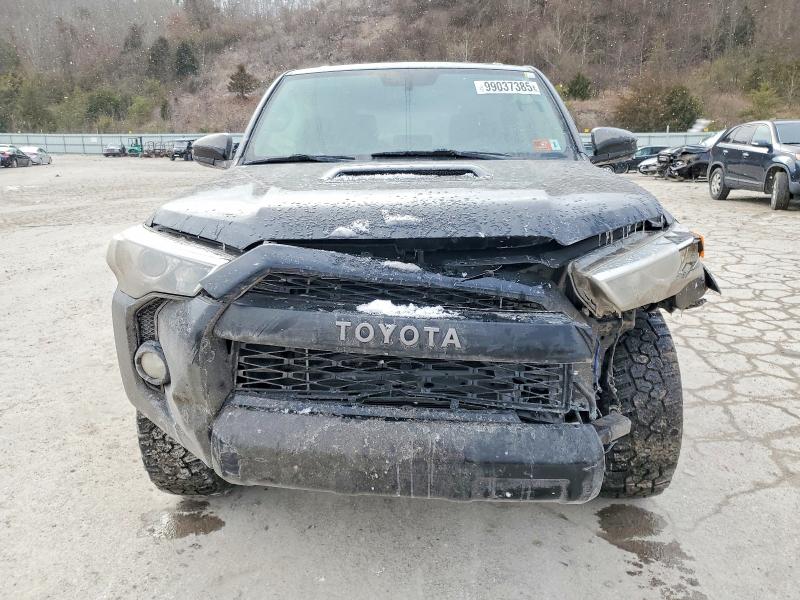 Photo 5 from auction – 2018 TOYOTA 4RUNNER SR with VIN JTEBU5JR9J5560252