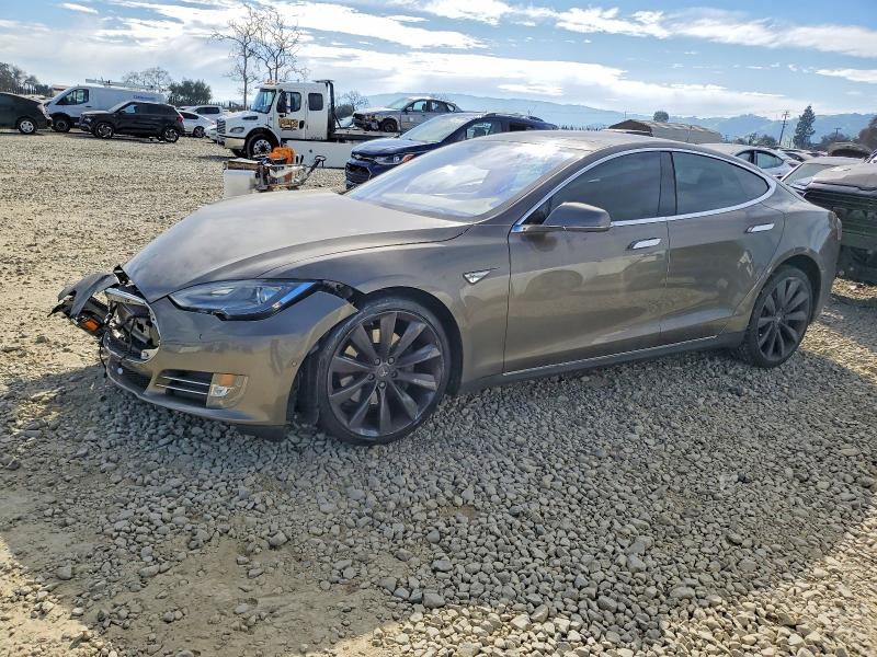 TESLA MODEL S 2015 with VIN 5YJSA1E26FF101799 - Photo from auction