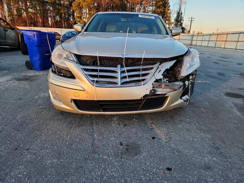 Photo 5 from auction – 2011 HYUNDAI GENESIS 4. with VIN KMHGC4DF8BU126089