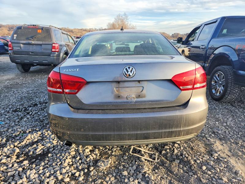 Photo 6 from auction – 2013 VOLKSWAGEN PASSAT S with VIN 1VWAP7A38DC030074