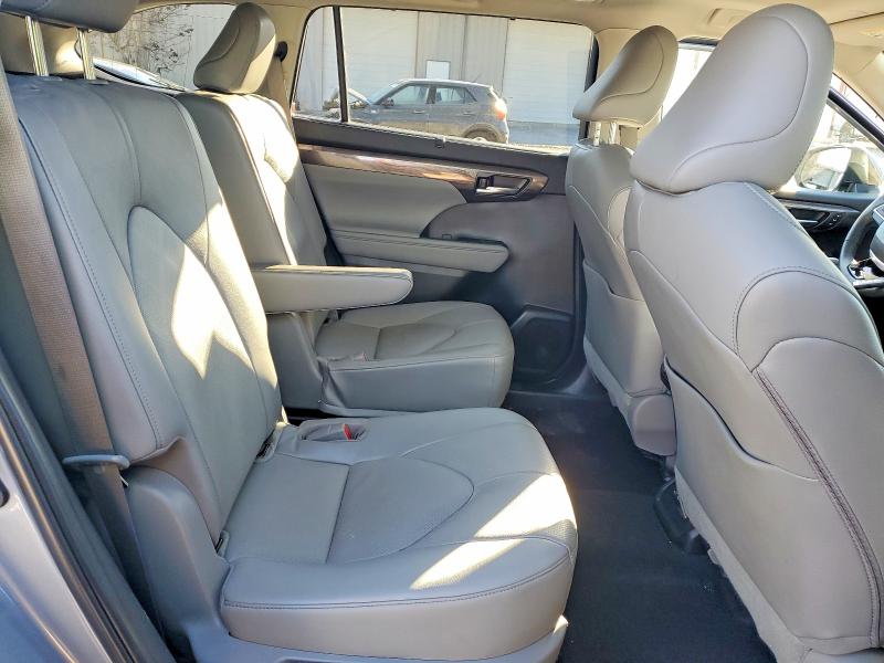 Photo 11 from auction – 2023 TOYOTA HIGHLANDER with VIN 5TDKDRAH7PS046423