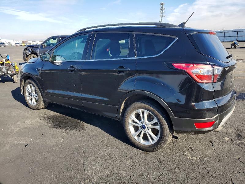 Photo 2 from auction – 2018 FORD ESCAPE SE with VIN 1FMCU0GD9JUB17107