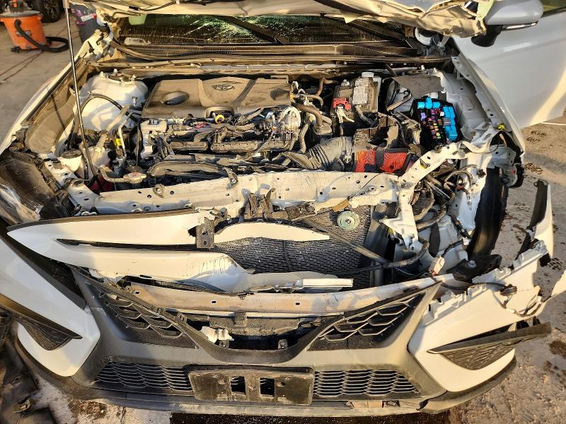Photo 11 from auction – 2022 TOYOTA CAMRY with VIN 4T1G11BK3NU060348