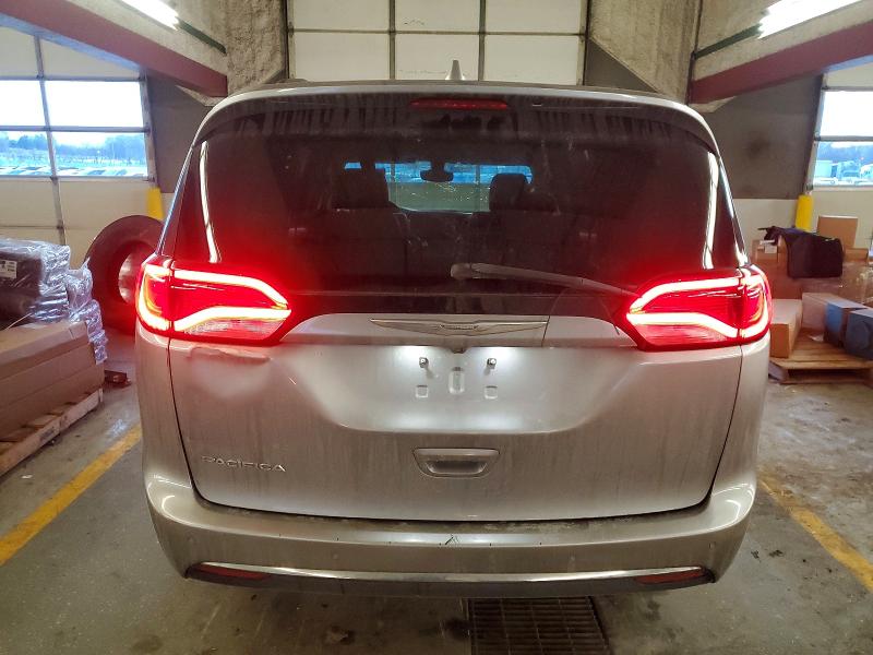 Photo 6 from auction – 2017 CHRYSLER PACIFICA with VIN 2C4RC1BG2HR613057