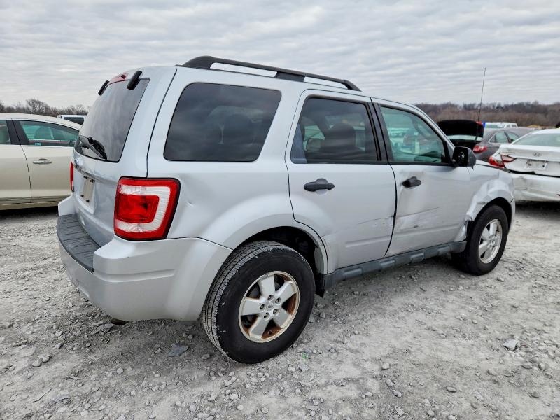 Photo 3 from auction – 2011 FORD ESCAPE XLT with VIN 1FMCU0D7XBKA98126