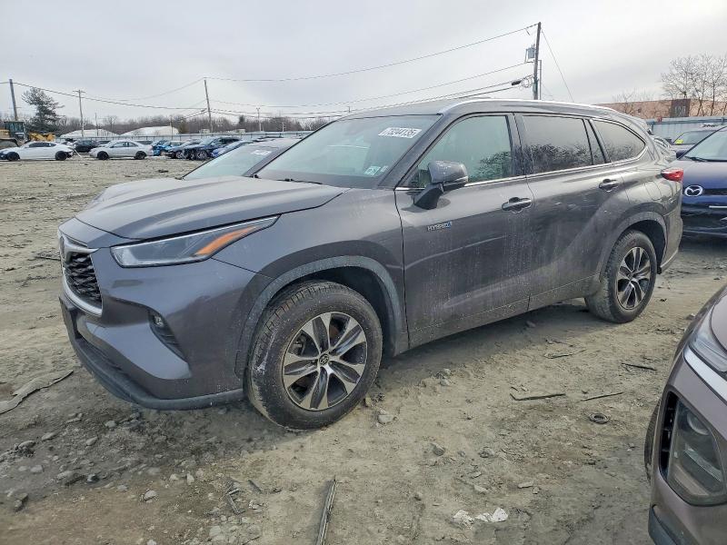 TOYOTA HIGHLANDER 2021 with VIN 5TDHARAH6MS011936 - Photo from auction