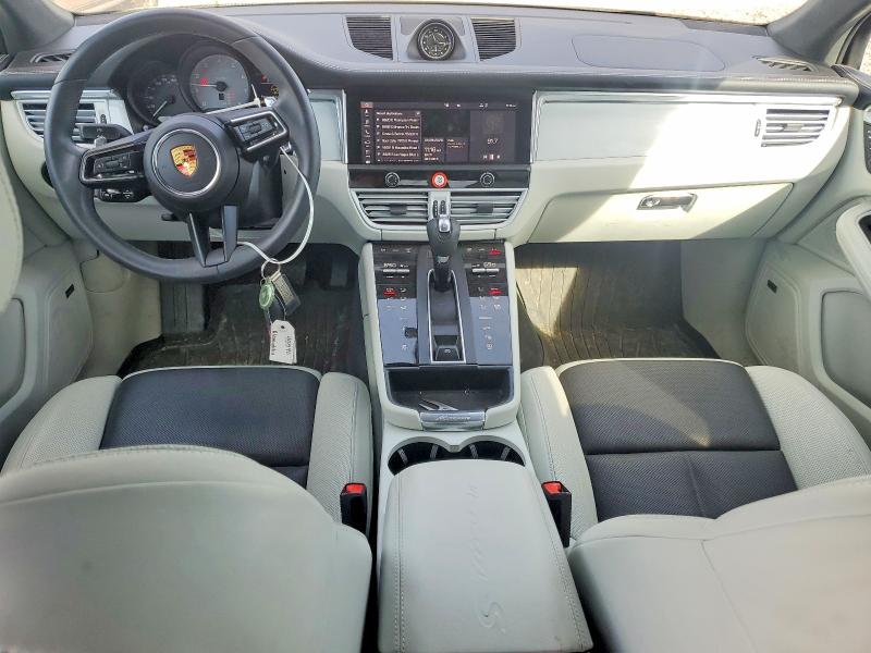 Photo 8 from auction – 2023 PORSCHE MACAN S with VIN WP1AG2A55PLB35861