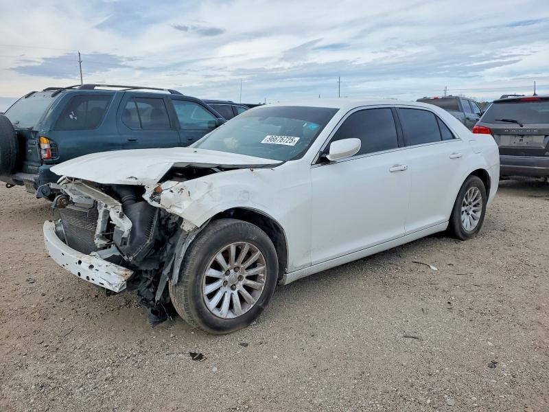 CHRYSLER 300 2015 with VIN 2C3CCAAG7FH735881 - Photo from auction