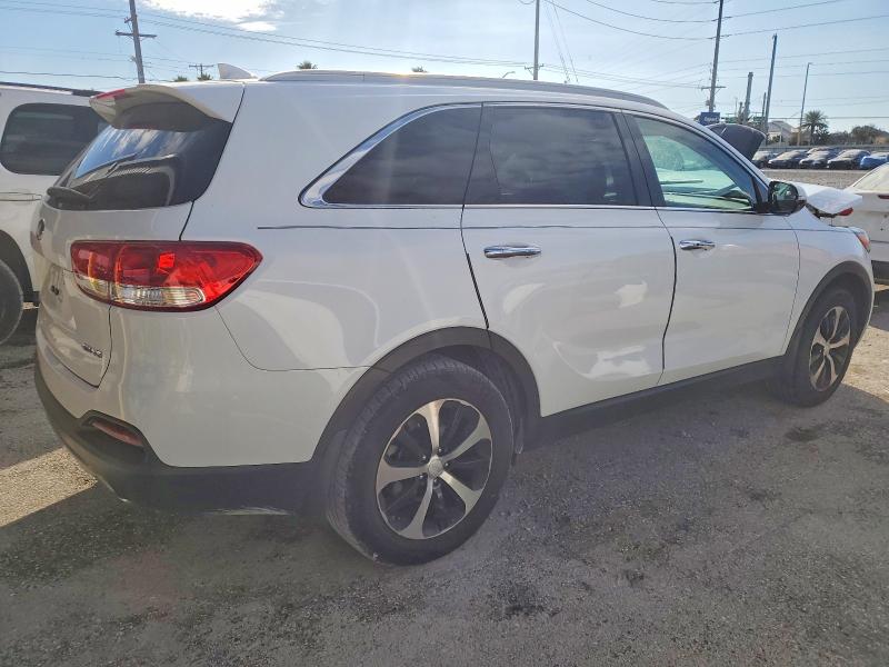 Photo 3 from auction – 2017 KIA SORENTO EX with VIN 5XYPH4A56HG330661