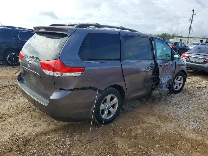 Photo 3 from auction – 2011 TOYOTA SIENNA LE with VIN 5TDKK3DC2BS107303