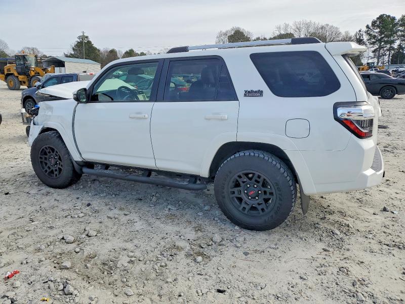 Photo 2 from auction – 2023 TOYOTA 4RUNNER with VIN JTEFU5JR3P5289974