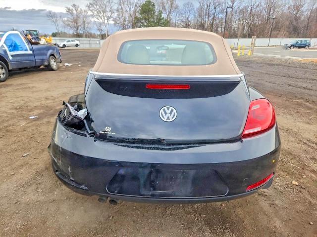 Photo 6 from auction – 2013 VOLKSWAGEN BEETLE with VIN 3VW5P7AT1DM820462