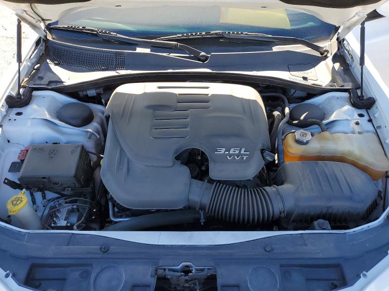 Photo 11 from auction – 2019 CHRYSLER 300 with VIN 2C3CCABG3KH708086
