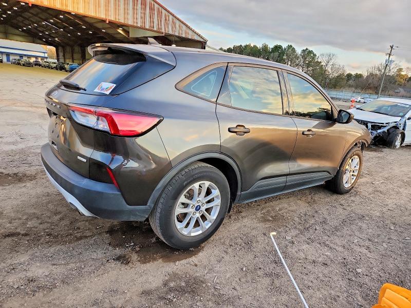 Photo 3 from auction – 2020 FORD ESCAPE S with VIN 1FMCU0F65LUB89315