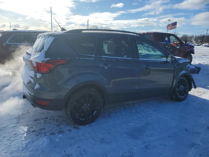 Photo 3 from auction – 2019 FORD ESCAPE with VIN 1FMCU9J9XKUB89282