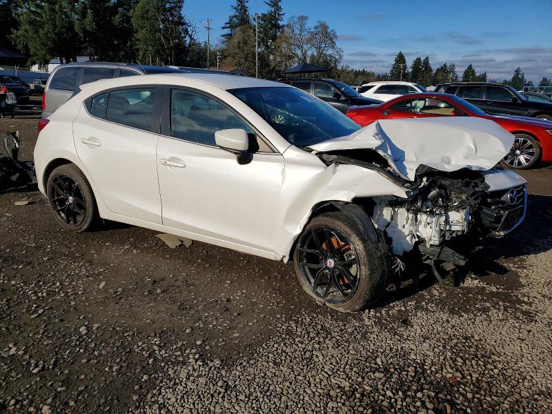Photo 4 from auction – 2018 MAZDA 3 TOURING with VIN 3MZBN1L32JM261339