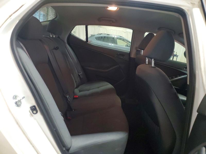Photo 11 from auction – 2015 KIA OPTIMA LX with VIN KNAGM4A75F5658329