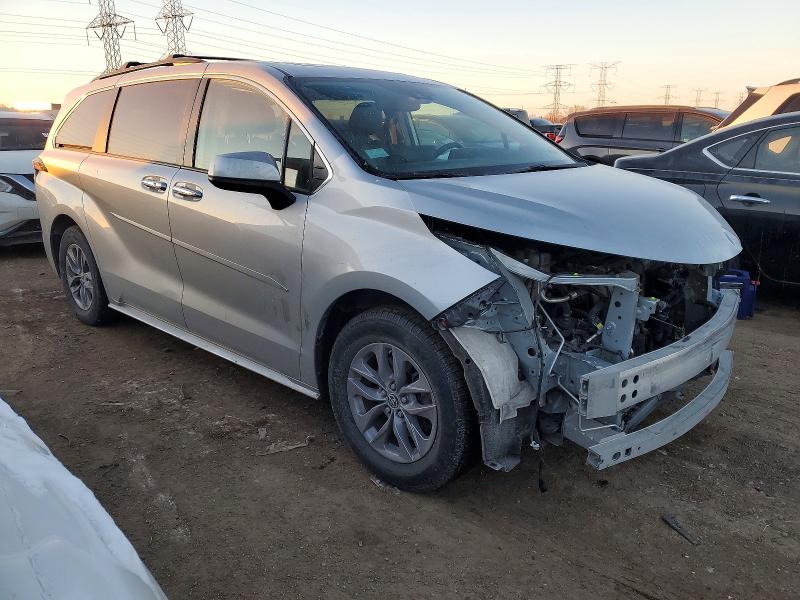 Photo 4 from auction – 2022 TOYOTA SIENNA with VIN 5TDYRKEC2NS085645