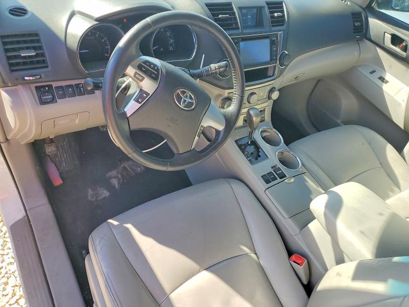 Photo 8 from auction – 2013 TOYOTA HIGHLANDER with VIN 5TDZK3EH2DS141799