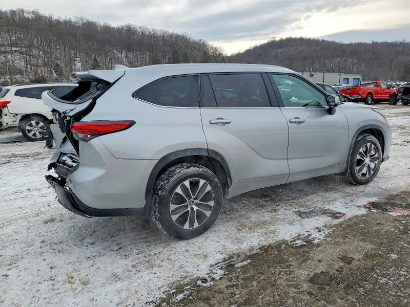 Foto 3 de la subasta – 2023 TOYOTA HIGHLANDER con VIN 5TDKDRBH2PS033092