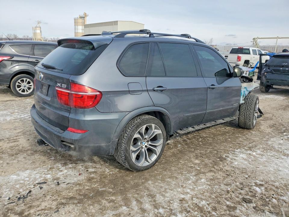 Photo 3 from auction – 2013 BMW X5 XDRIVE5 with VIN 5UXZV8C57D0C15364
