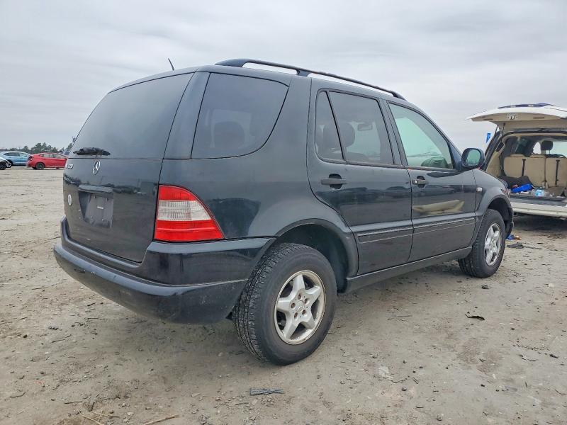 Photo 3 from auction – 2000 MERCEDES-BENZ ML 320 with VIN 4JGAB54E4YA213441