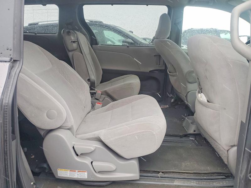 Photo 11 from auction – 2015 TOYOTA SIENNA LE with VIN 5TDKK3DC8FS604152