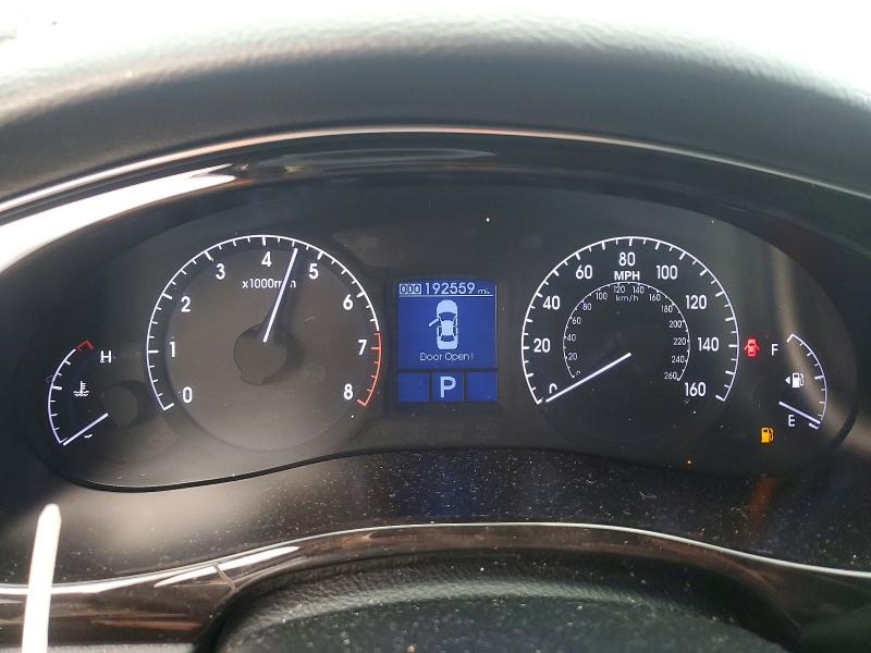 Photo 9 from auction – 2012 HYUNDAI GENESIS with VIN KMHGC4DD4CU204982
