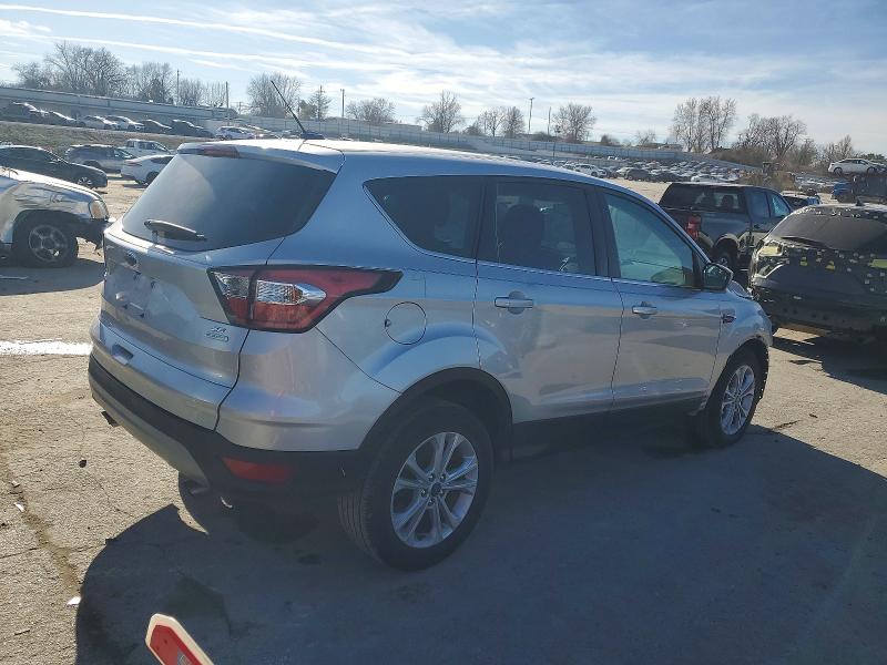 Фото 3 с аукциона – 2017 FORD ESCAPE SE с VIN 1FMCU0GD6HUE95007