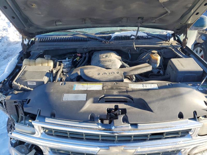 Photo 12 from auction – 2001 CHEVROLET SUBURBAN with VIN 3GNFK16T41G263124
