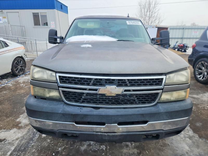 Photo 5 from auction – 2006 CHEVROLET SILVERADO with VIN 1GCHK29U96E210607