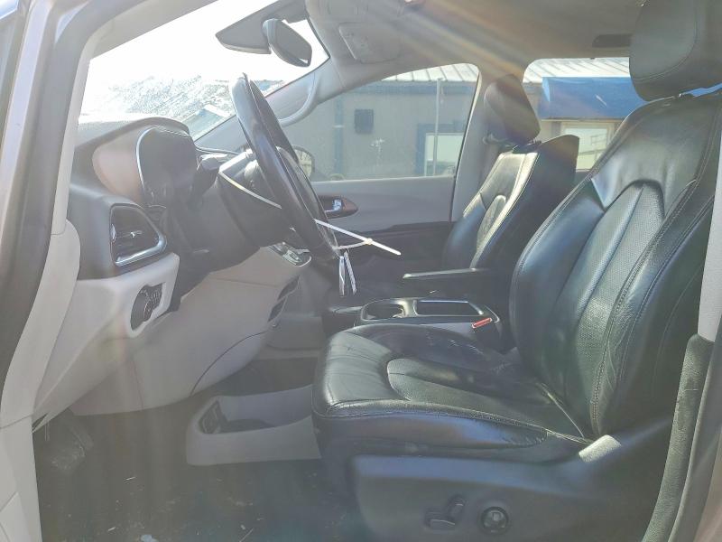 Photo 7 from auction – 2017 CHRYSLER PACIFICA with VIN 2C4RC1EG5HR796787