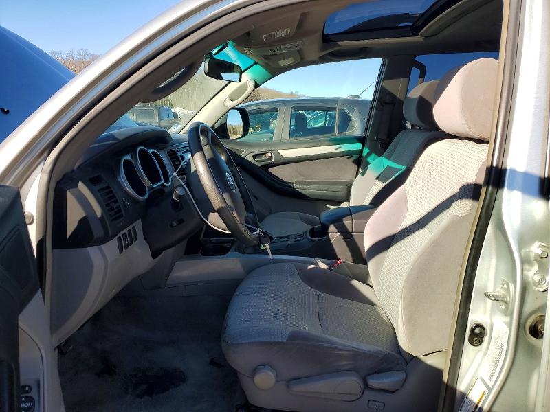 Photo 7 from auction – 2005 TOYOTA 4RUNNER SR with VIN JTEBT14R150047474