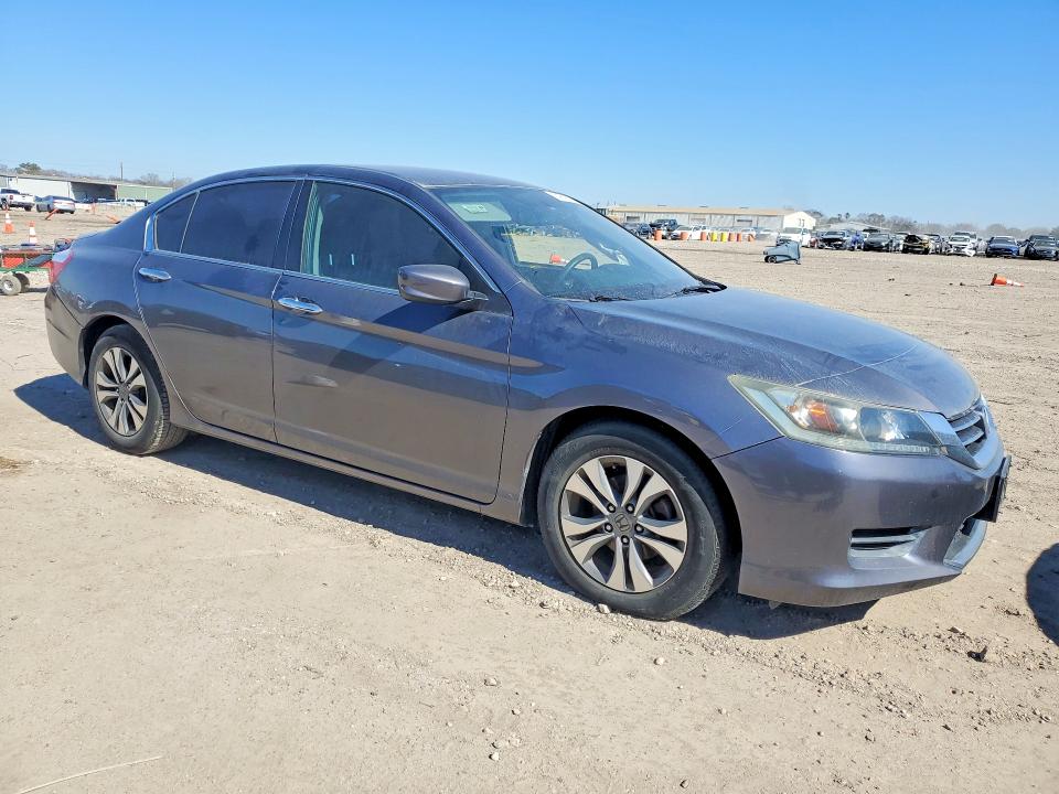 Photo 4 from auction – 2015 HONDA ACCORD with VIN 1HGCR2F37FA120852