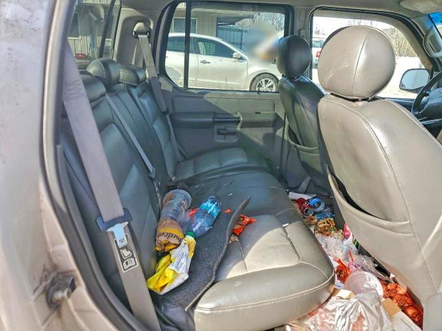 Photo 10 from auction – 2004 FORD EXPLORER S with VIN 1FMZU77K24UA00250