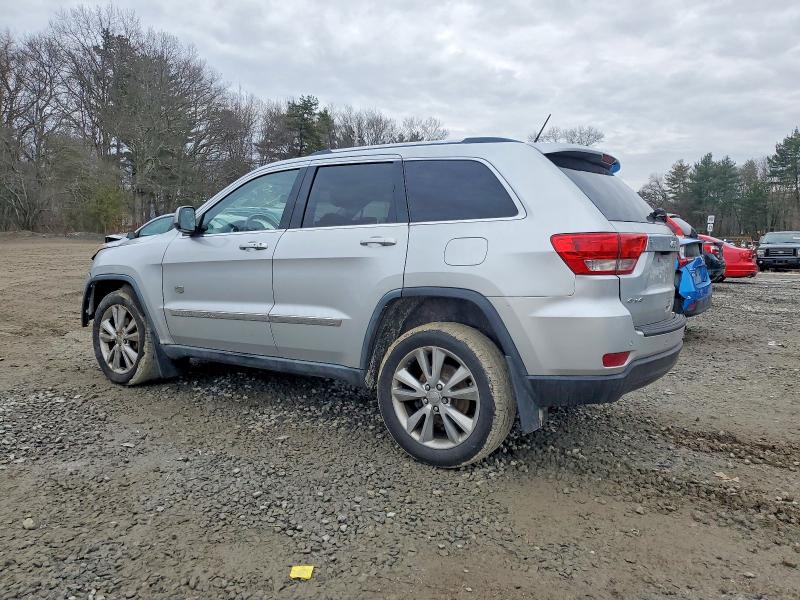 Photo 2 from auction – 2011 JEEP GRAND CHER with VIN 1J4RR4GG1BC676010